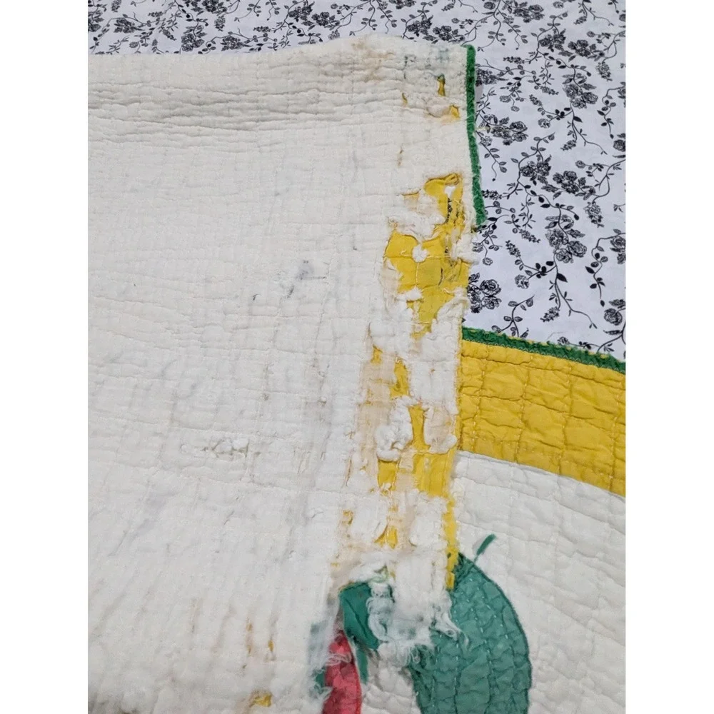 Vintage Tulip Applique Quilt Hand Quilted Cottage Farmhouse Bed Cover 82x60